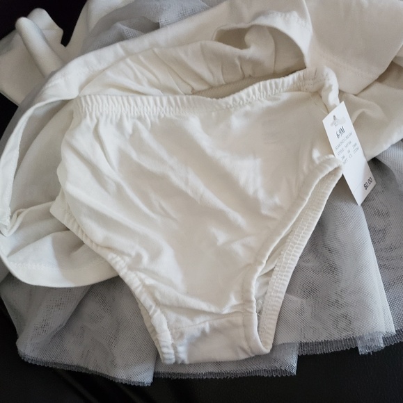 Cat & Jack cream colored baby dress - Picture 4 of 4